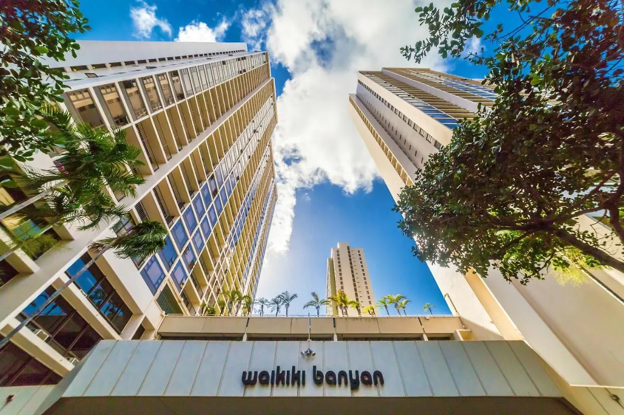 High-Floor Stylish Ocean Views Condo With Parking Honolulu United States