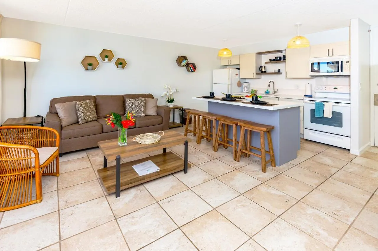 High-Floor Stylish Ocean Views Condo With Parking Honolulu Apartment
