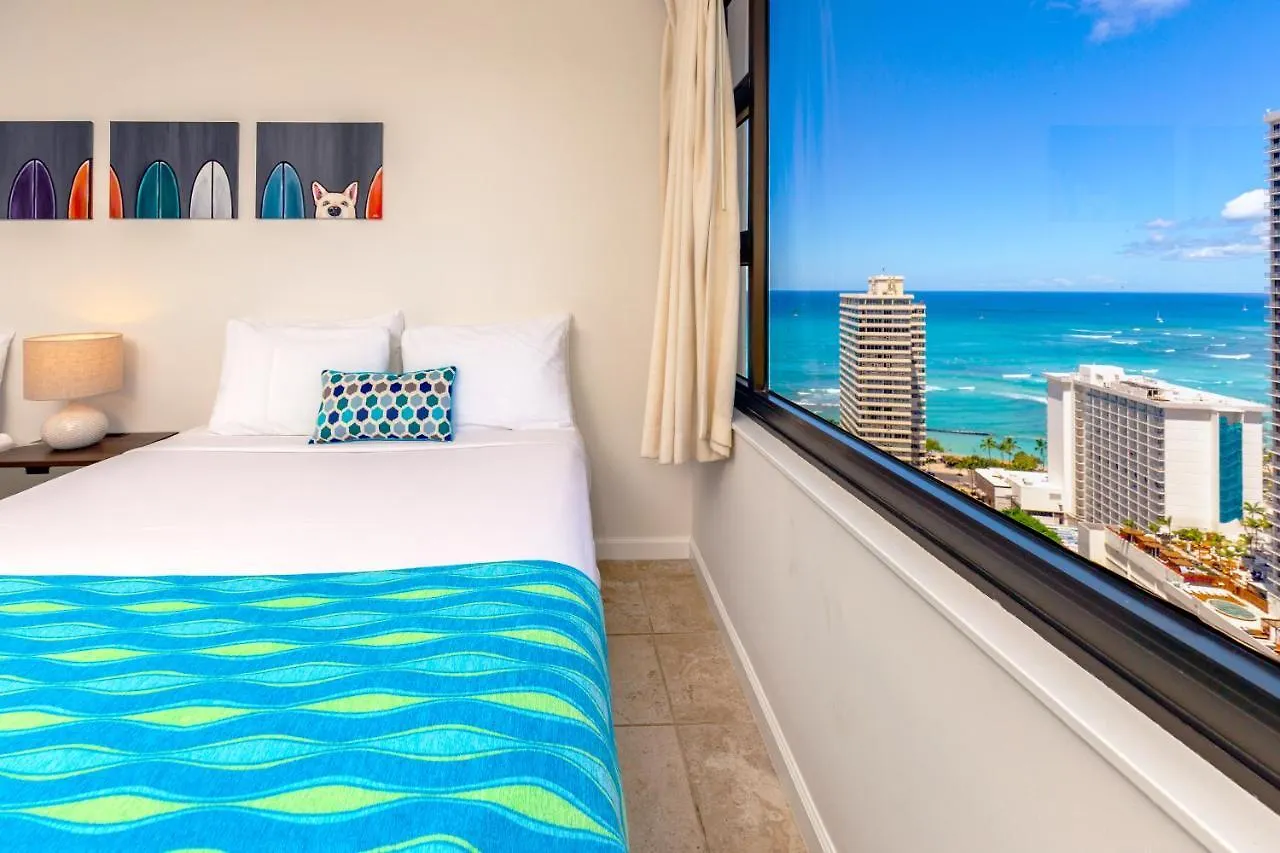 High-Floor Stylish Ocean Views Condo With Parking Honolulu