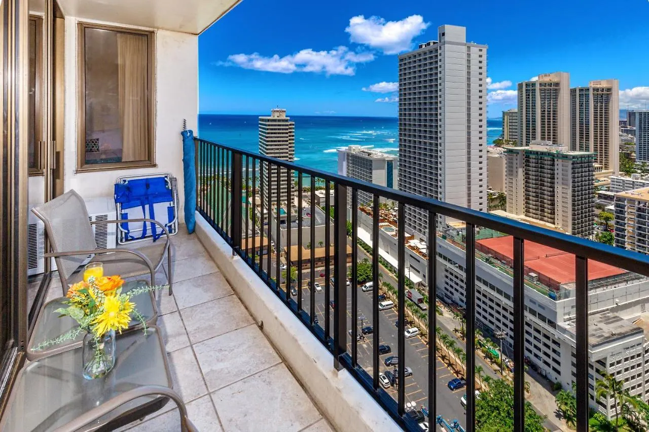 High-Floor Stylish Ocean Views Condo With Parking Honolulu