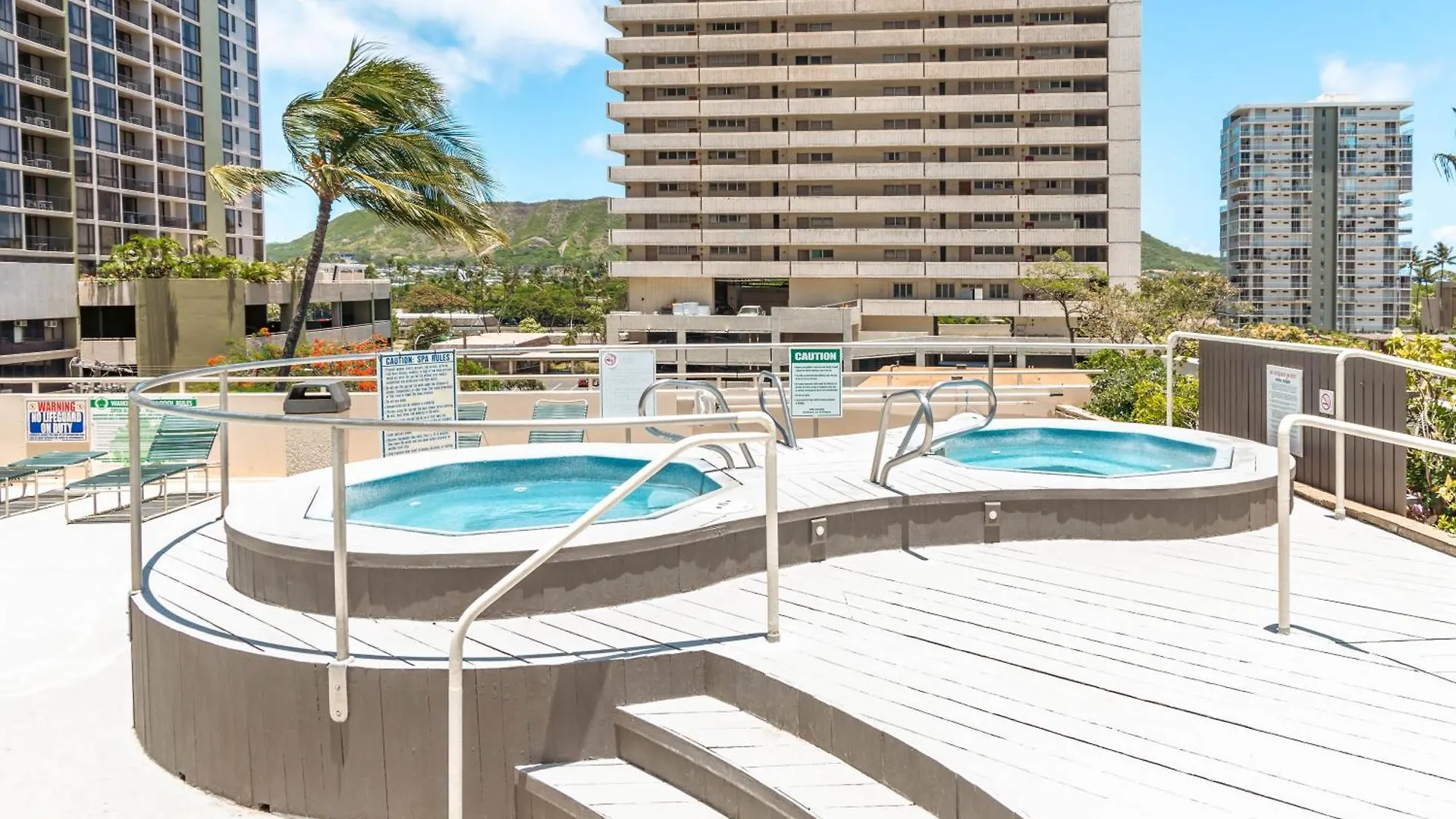 아파트 High-Floor Stylish Ocean Views Condo With Parking 호놀룰루